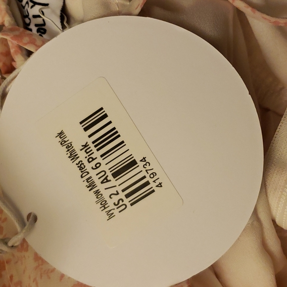 Princess Polly Pink and White Ivy Hollow Dress with Adjustable Ruching Size 2 - Picture 4 of 10